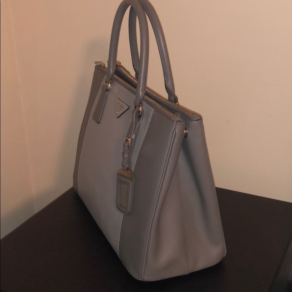 Rare Prada bicolor Saffiano Tote bag - Picture 4 of 8